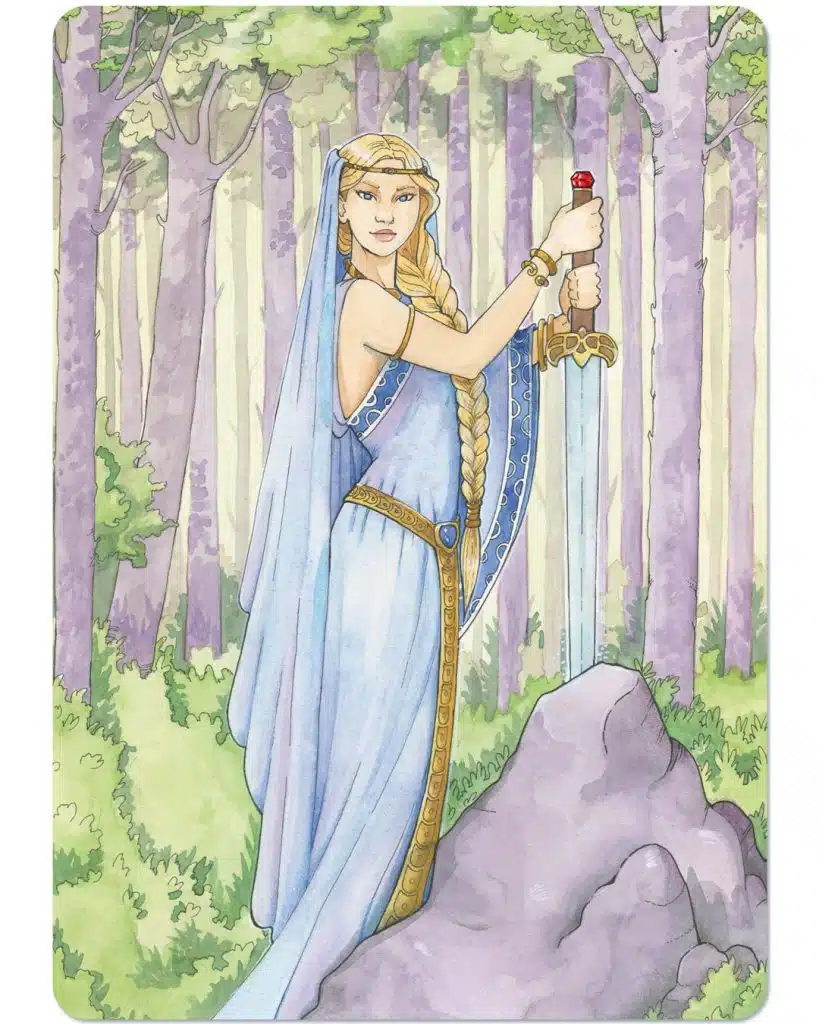 Une carte de L'oracle des gardiennes sacrées représentant une jeune femme blonde en train de retirer une épée d'un rocher.